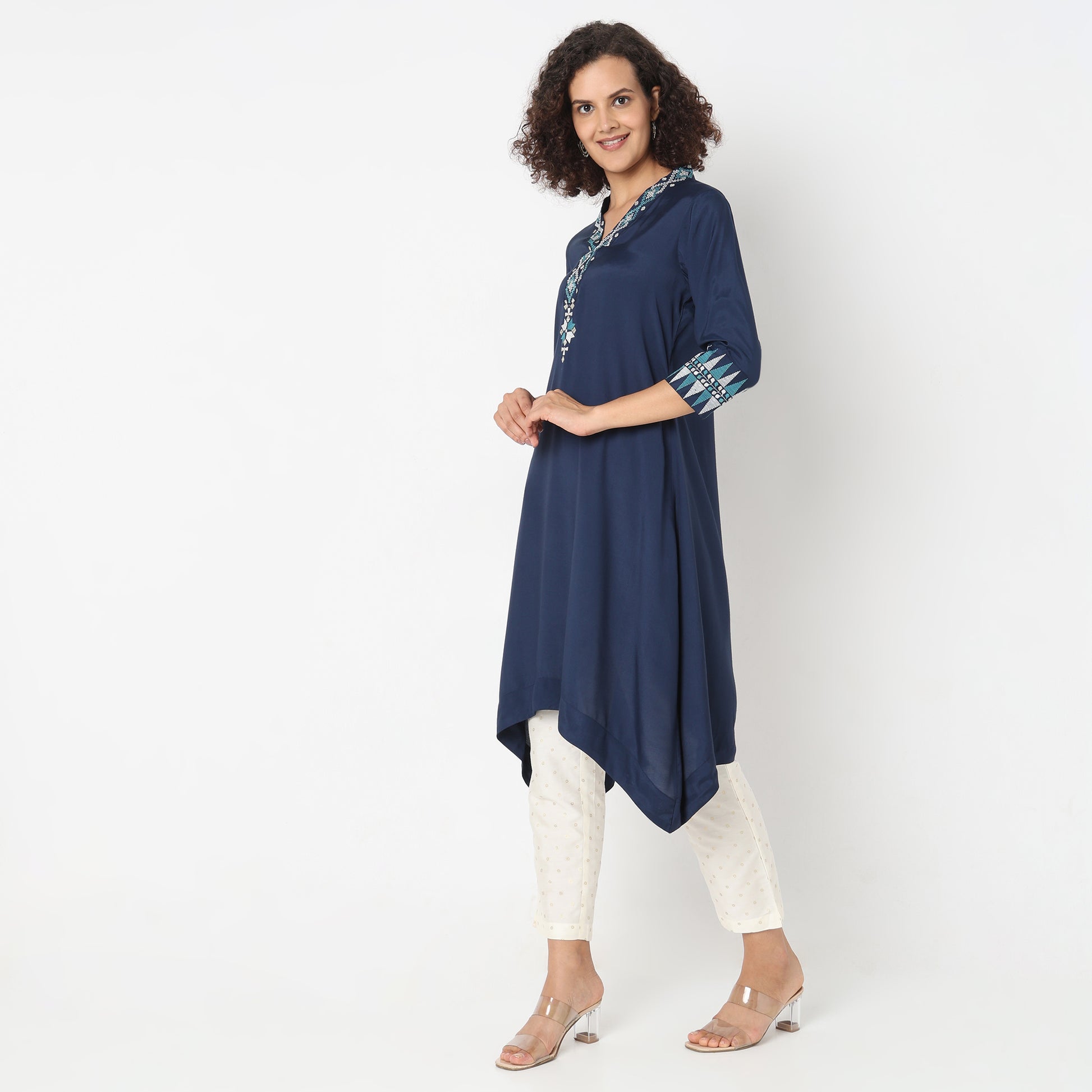 Nylangan Regular Fit Embroidered Kurta