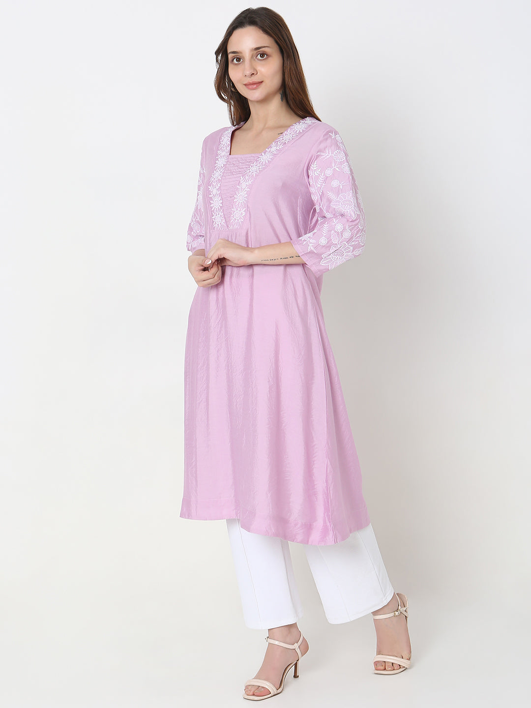 Nylangan Regular Fit Embroidered Kurta