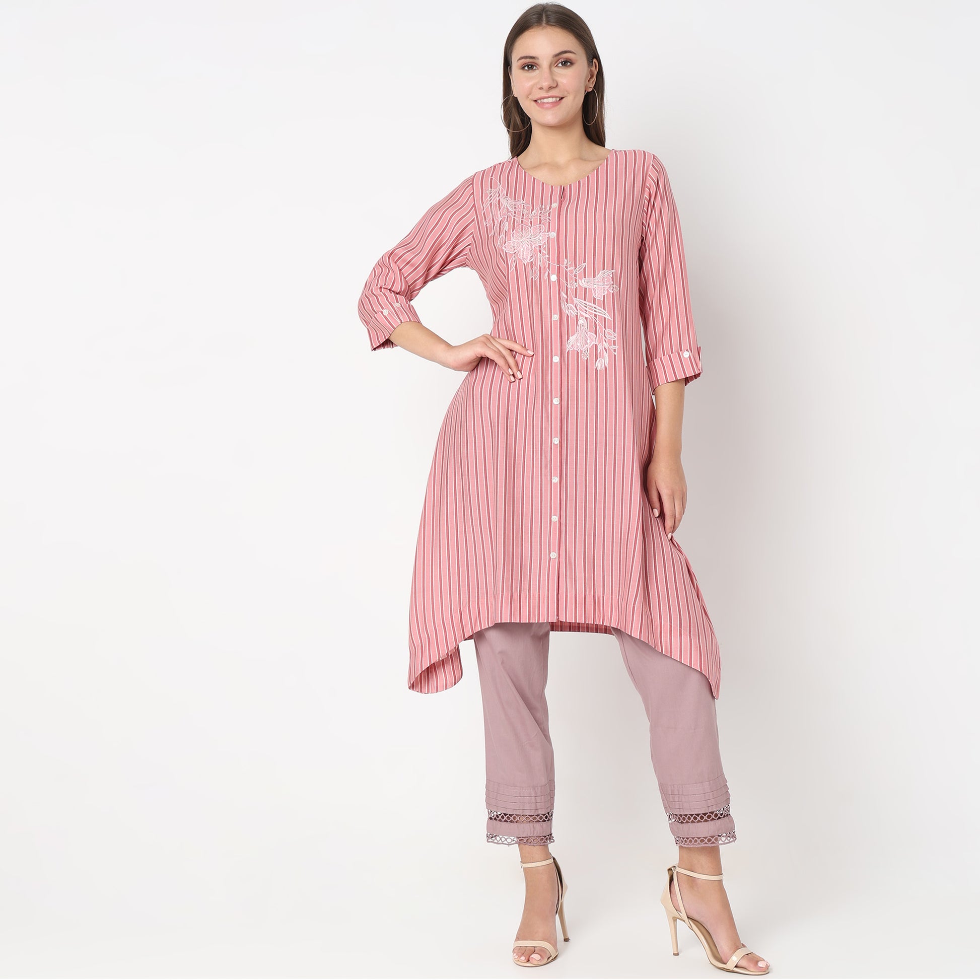 Nylangan Regular Fit Embroidered Kurta
