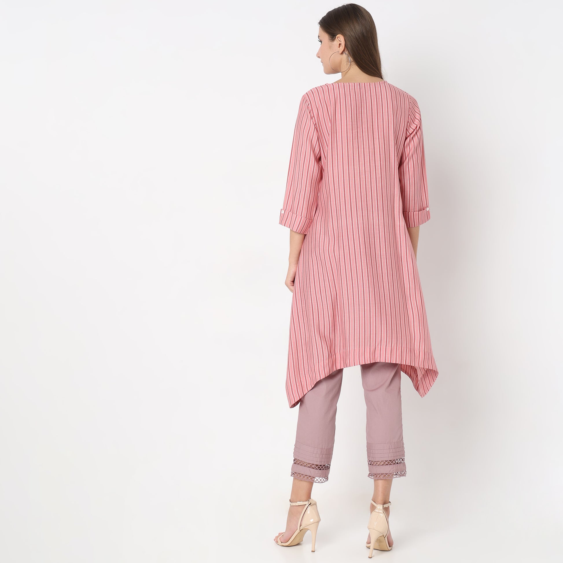 Nylangan Regular Fit Embroidered Kurta