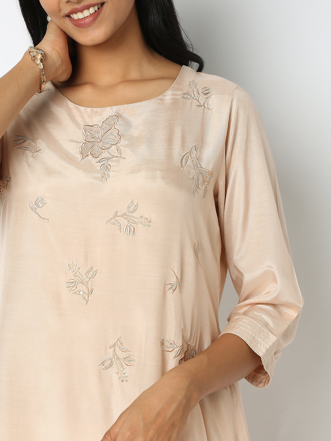 Regular Fit Embroidered Kurta