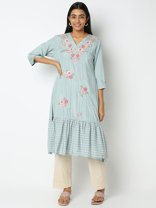 Regular Fit Embroidered Kurta