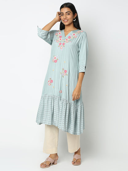 Regular Fit Embroidered Kurta