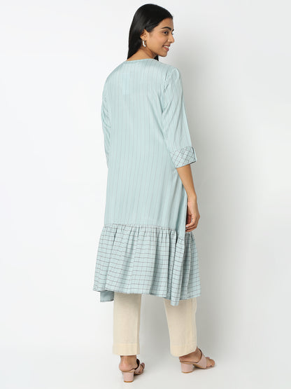 Regular Fit Embroidered Kurta