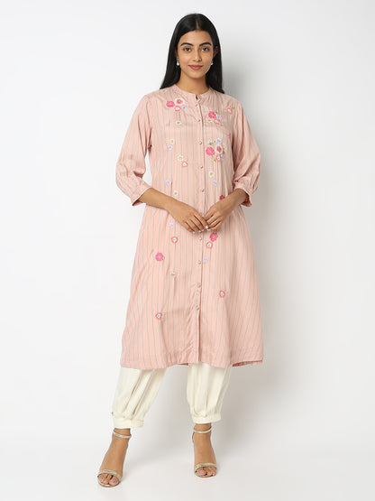 Regular Fit Embroidered Kurta