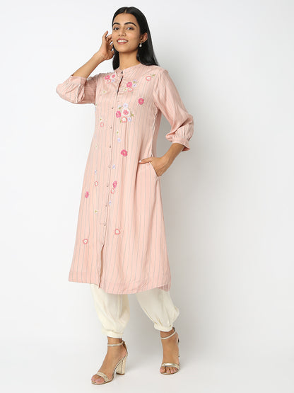 Regular Fit Embroidered Kurta