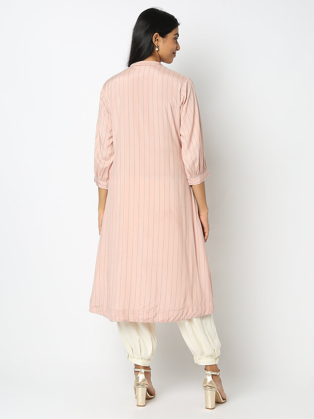 Regular Fit Embroidered Kurta