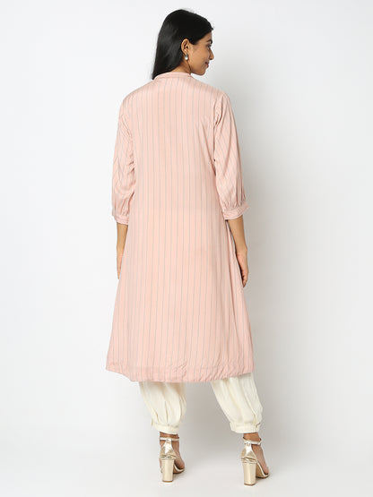 Regular Fit Embroidered Kurta