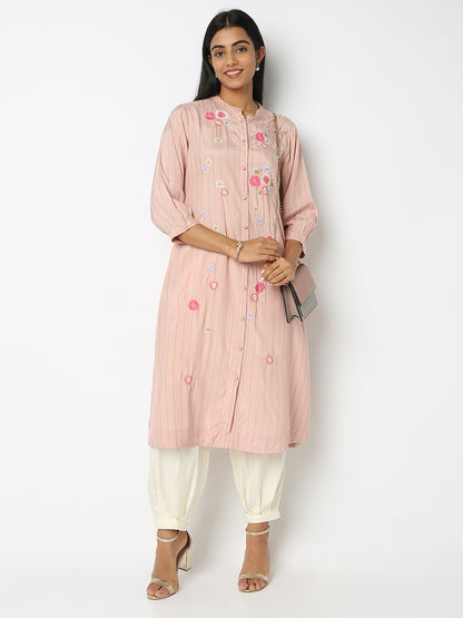 Regular Fit Embroidered Kurta