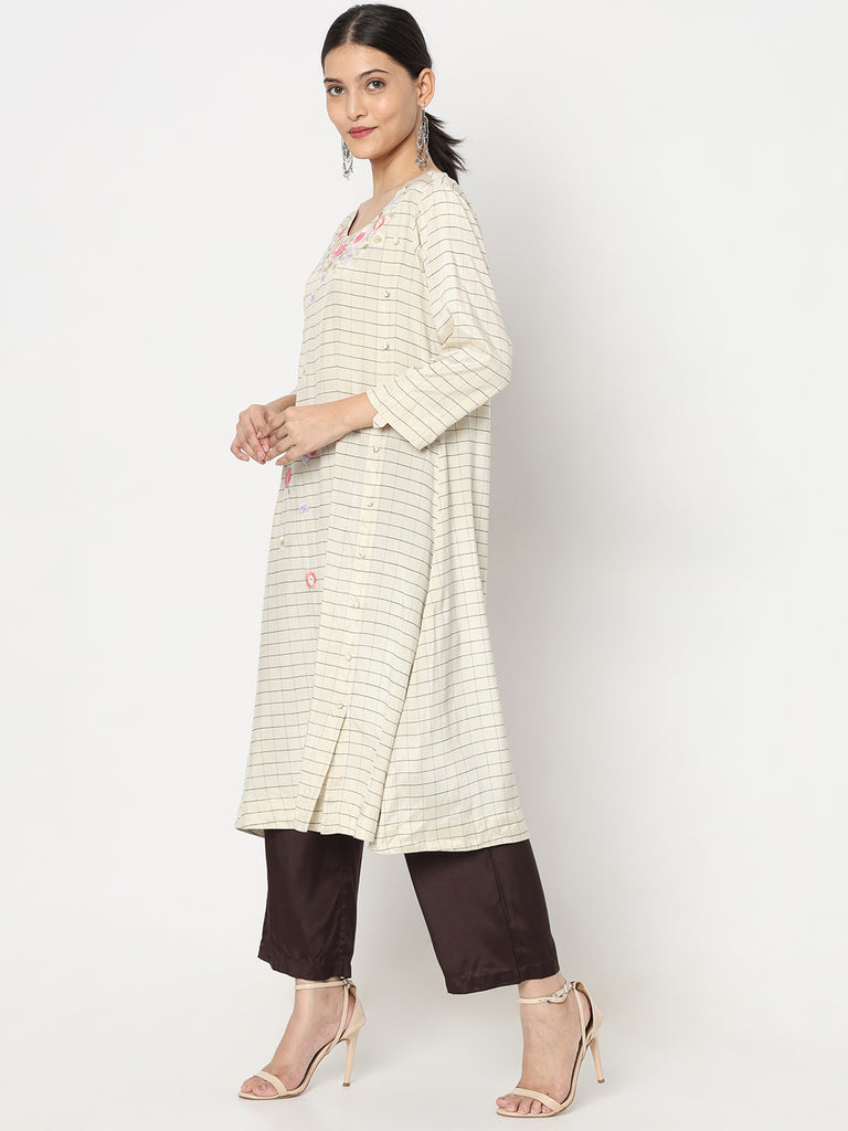 Regular Fit Embroidered Kurta