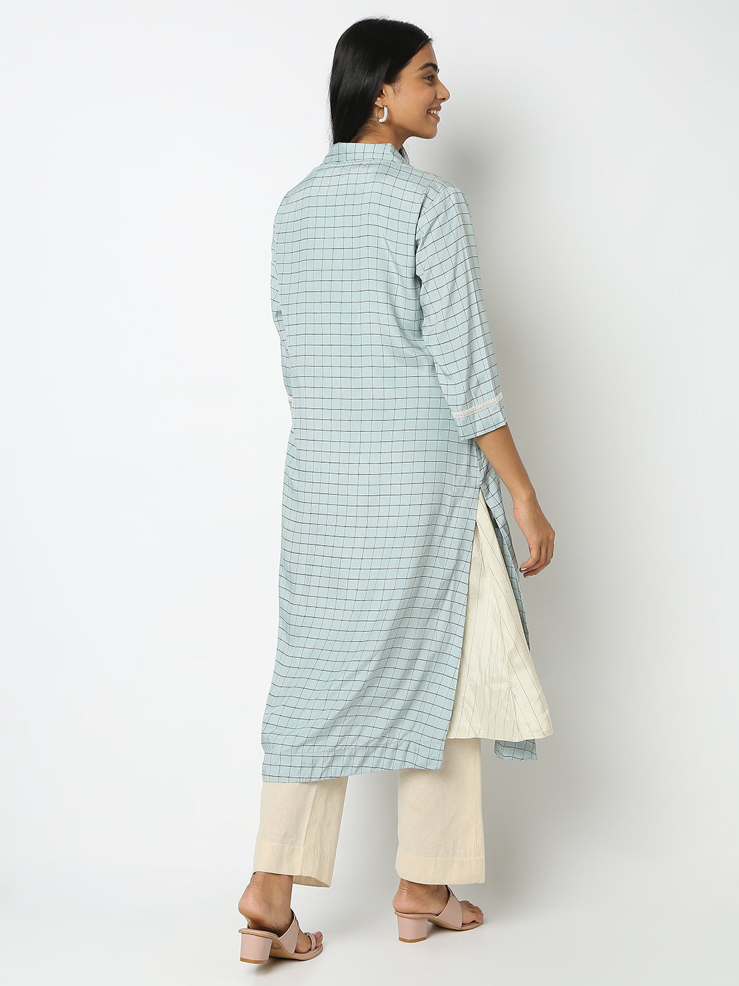 Regular Fit Embroidered Kurta