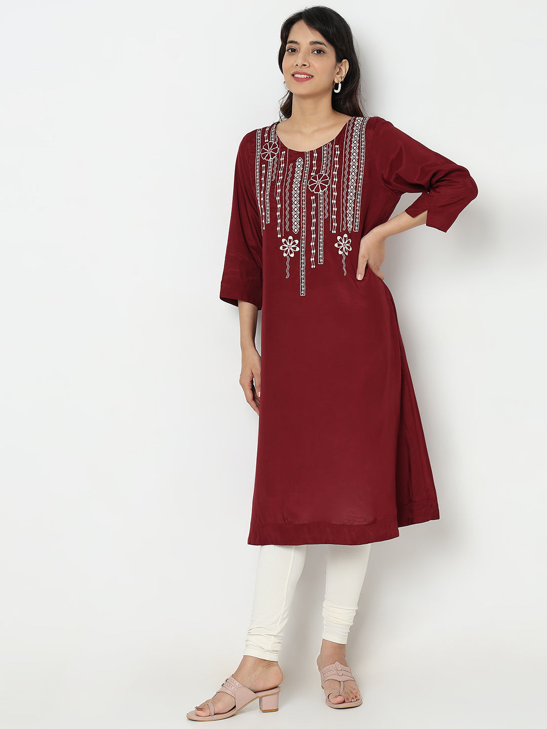 Nylangan Straight Fit Embroidered Kurta