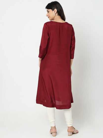 Nylangan Straight Fit Embroidered Kurta