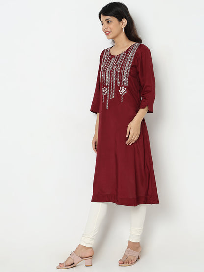Nylangan Straight Fit Embroidered Kurta
