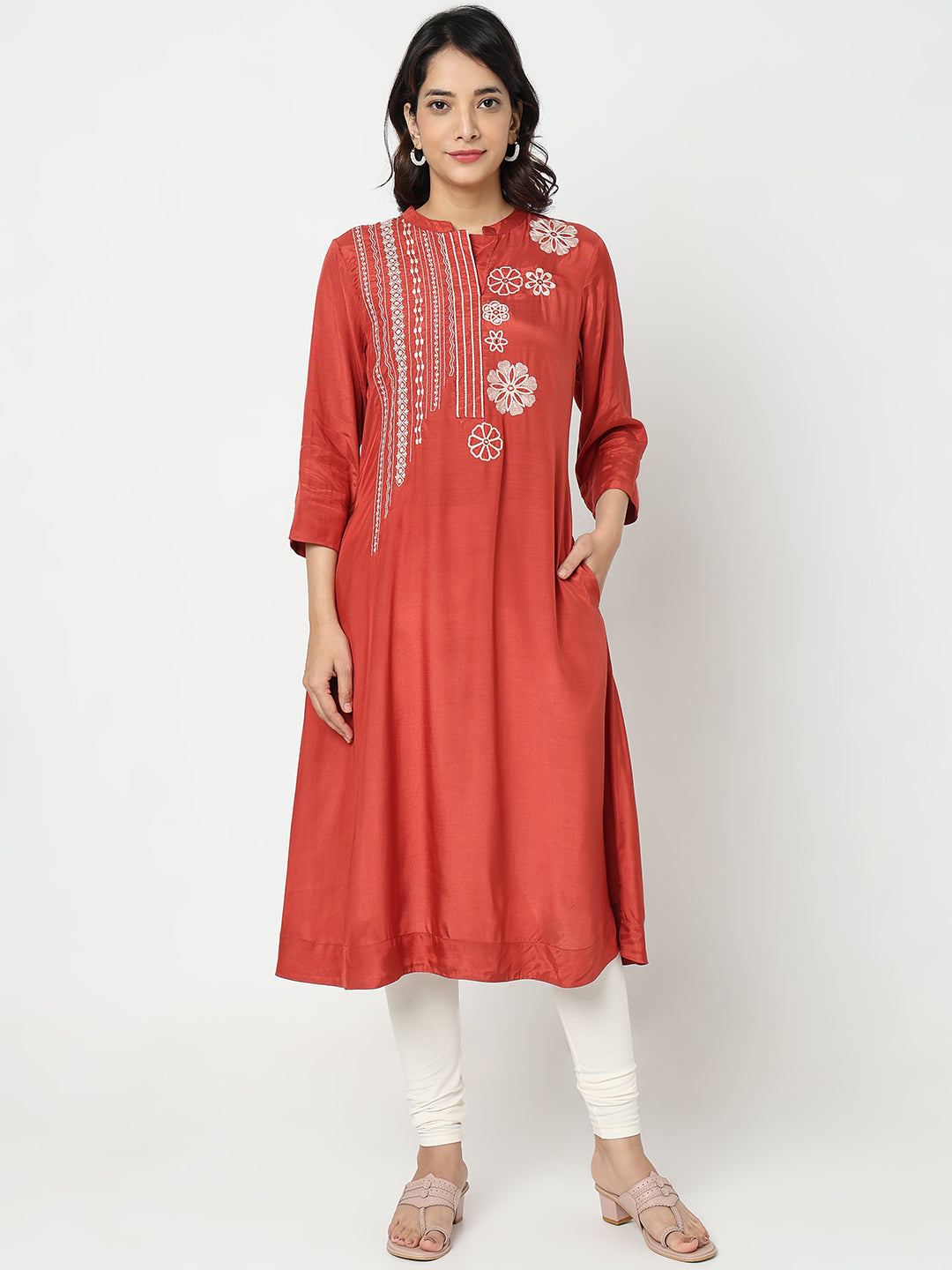 Nylangan Straight Fit Embroidered Kurta