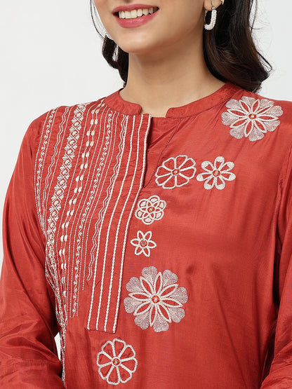 Nylangan Straight Fit Embroidered Kurta