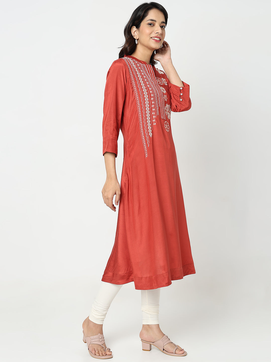 Nylangan Straight Fit Embroidered Kurta