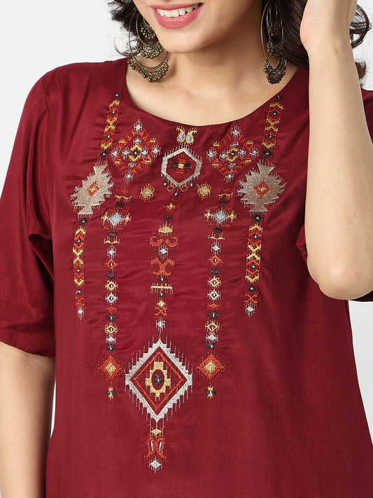 Nylangan Straight Fit Embroidered Kurta