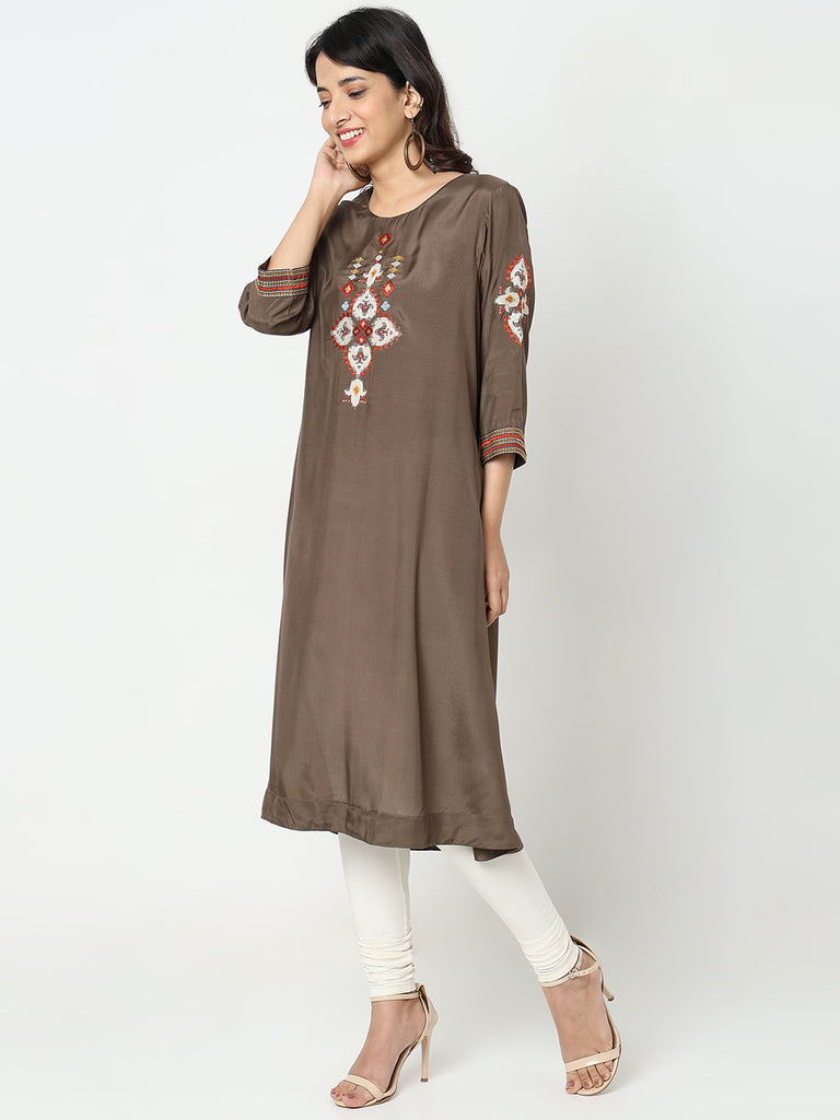 Nylangan Straight Fit Embroidered Kurta