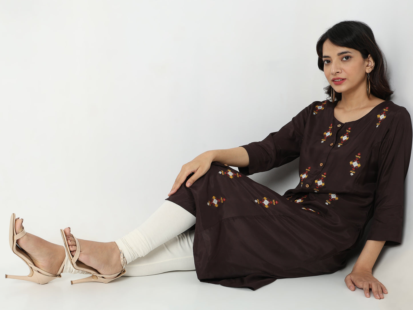 Nylangan Straight Fit Embroidered Kurta