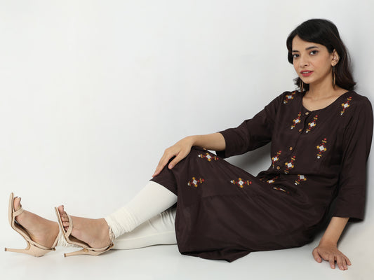 Nylangan Straight Fit Embroidered Kurta
