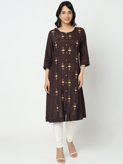 Nylangan Straight Fit Embroidered Kurta