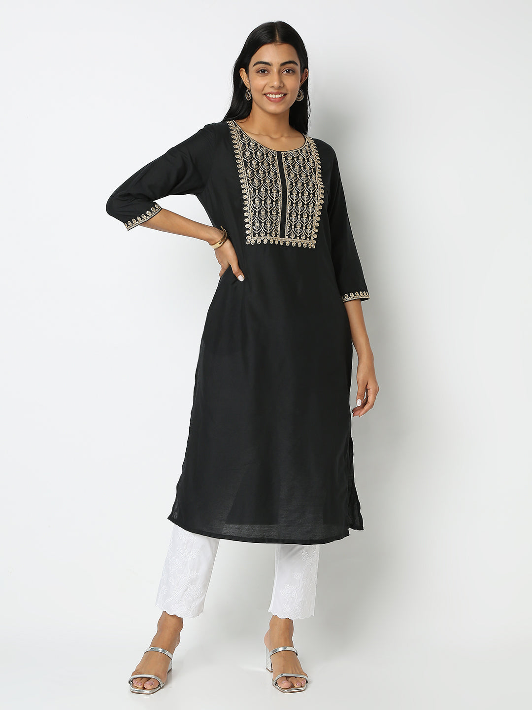Regular Fit Embroidered Mid Rise Ethnic Pants