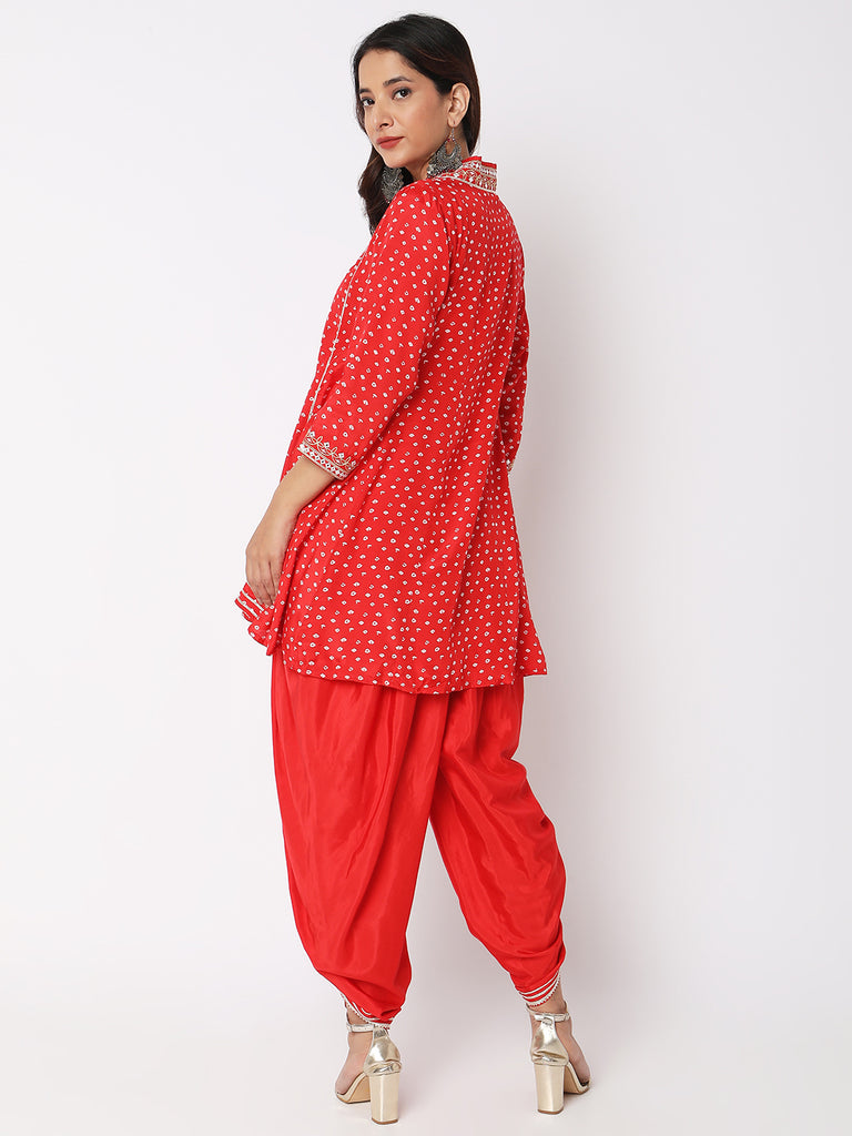 Women Wearing Red Viscose Embroidered Kurta Set