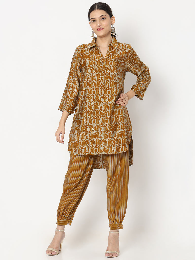 Straight Fit Printed Kurta Sets