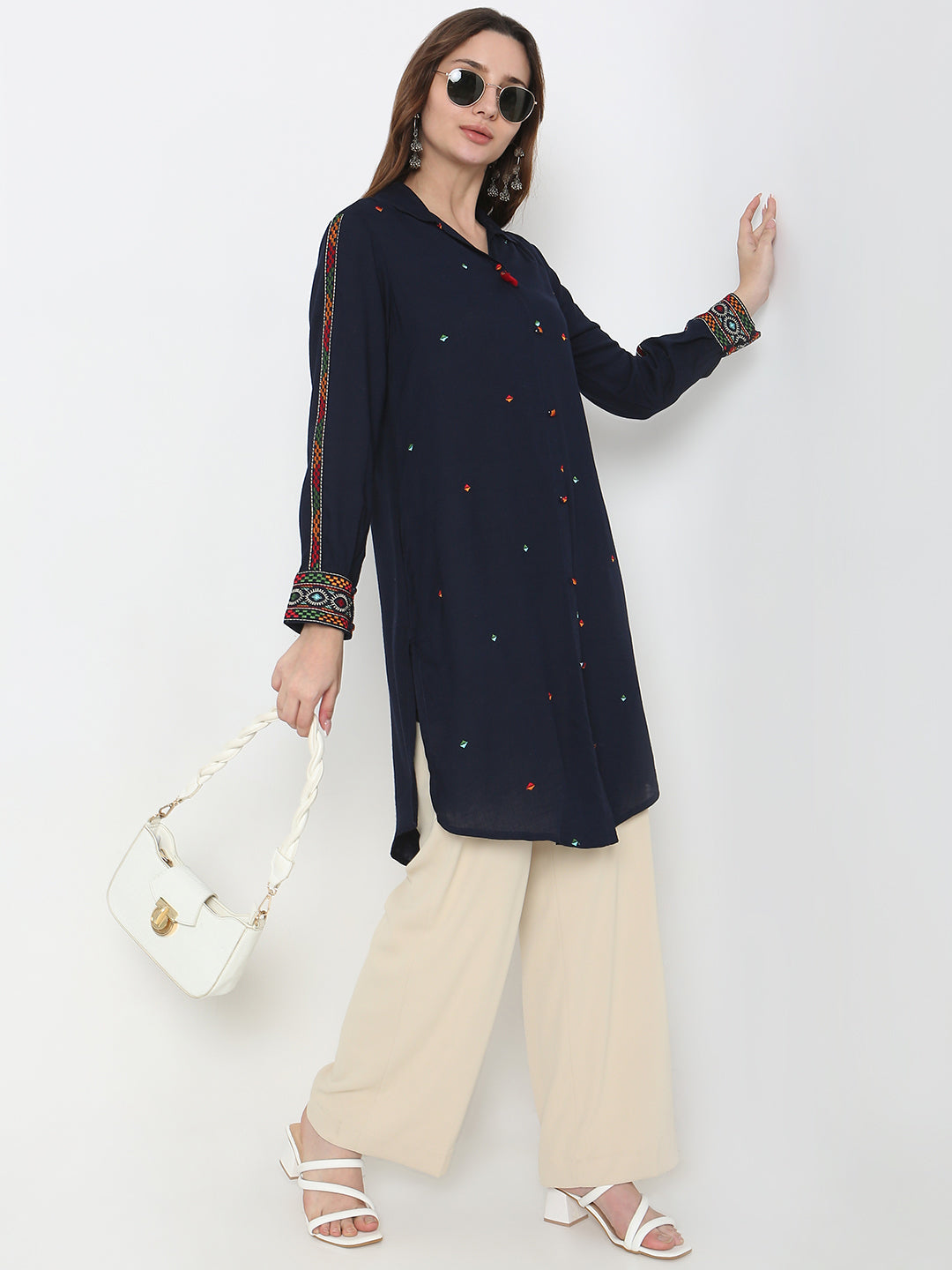 Straight Fit Embroidered Kurta
