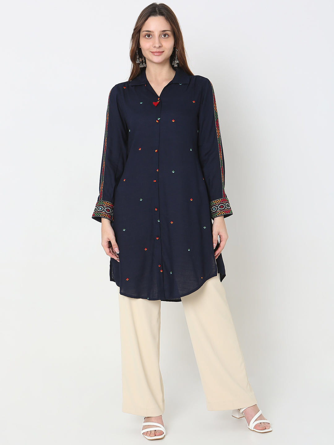 Straight Fit Embroidered Kurta