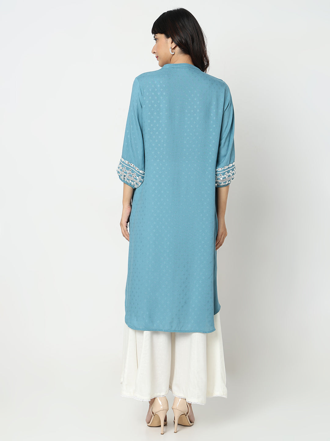 Straight Fit Embellished Kurta