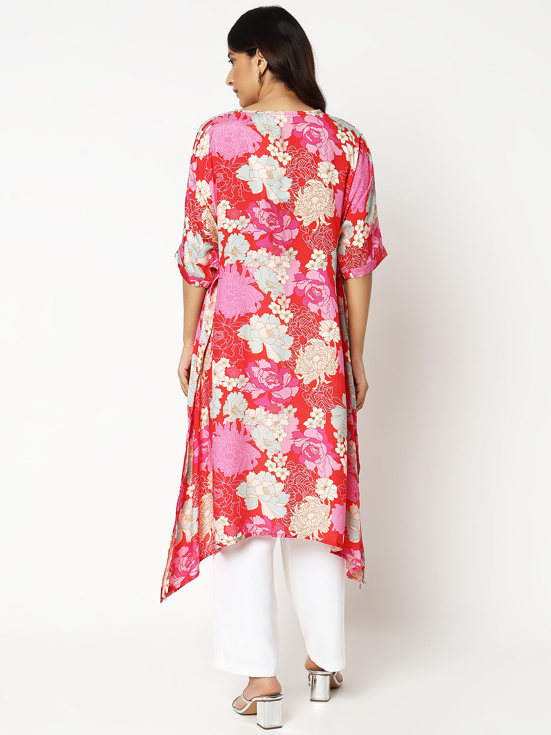 Women Wearing Boxy Fit Printed Kurta