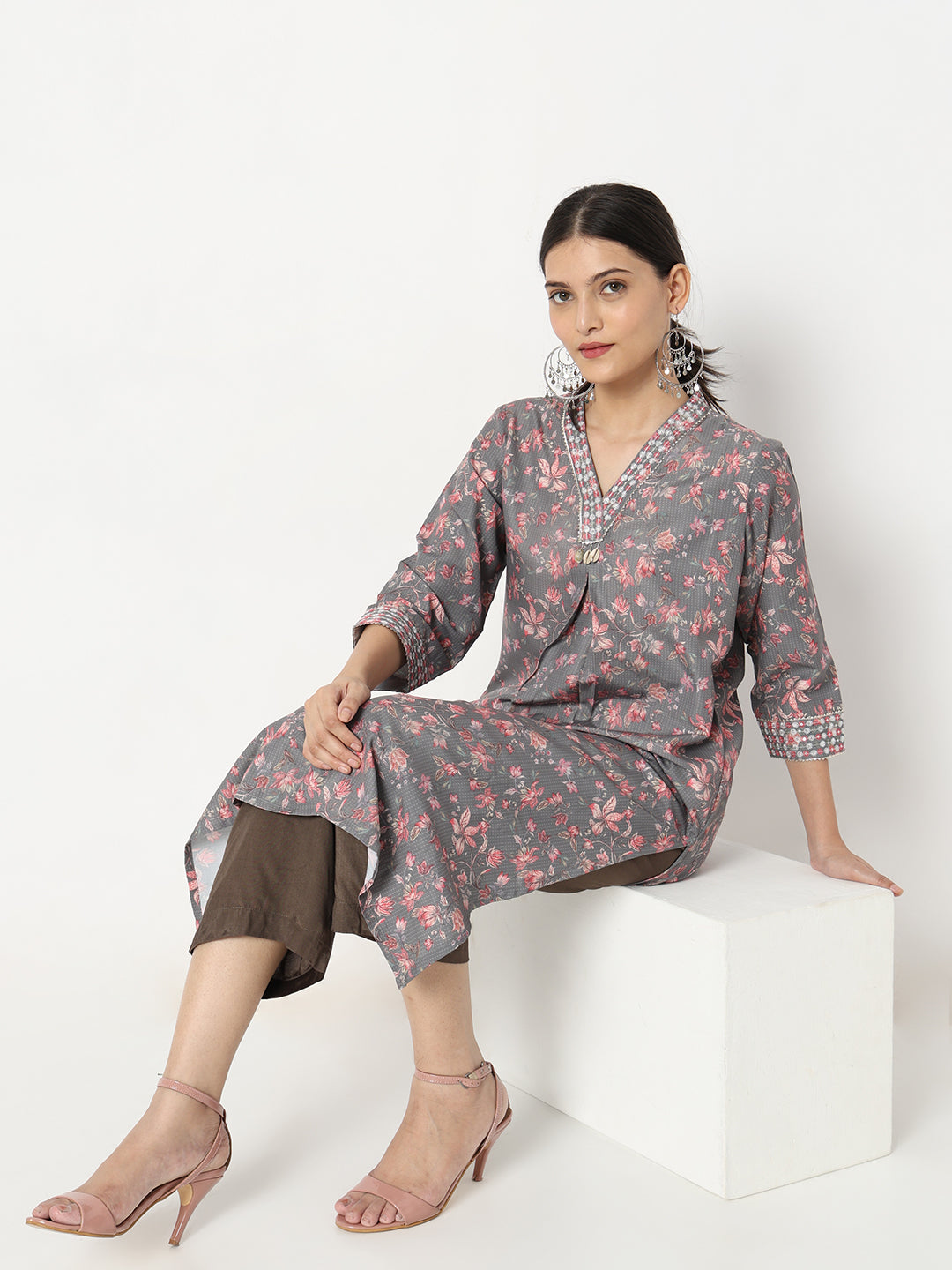 Regular Fit Embroidered Kurta