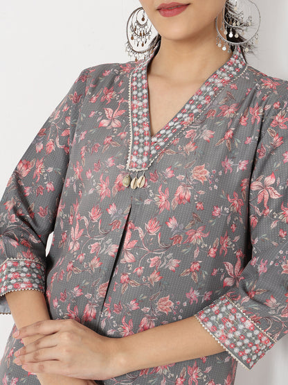 Regular Fit Embroidered Kurta
