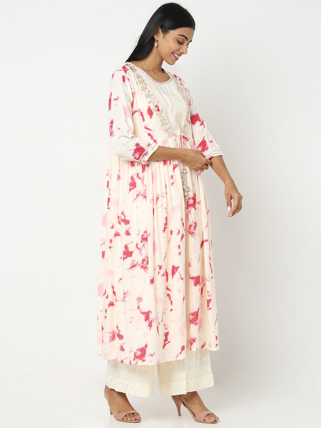 Regular Fit Embroidered Kurta