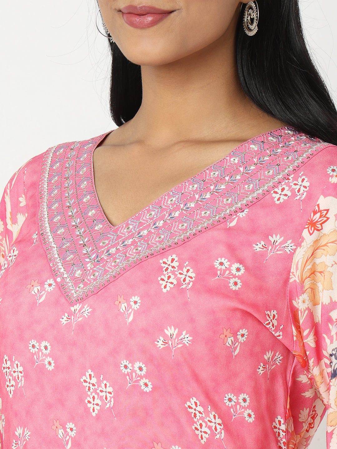 Straight Fit Embroidered Kurta