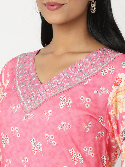 Straight Fit Embroidered Kurta