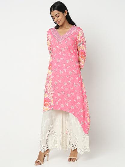 Straight Fit Embroidered Kurta