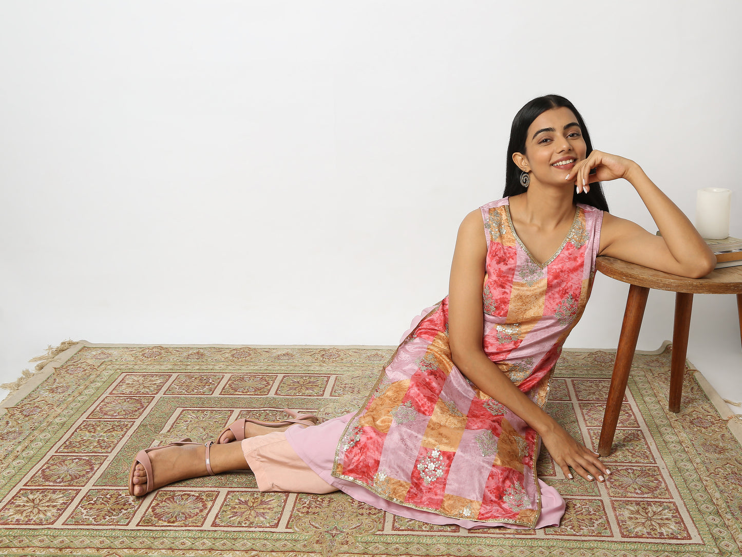 Straight Fit Embellished Kurta