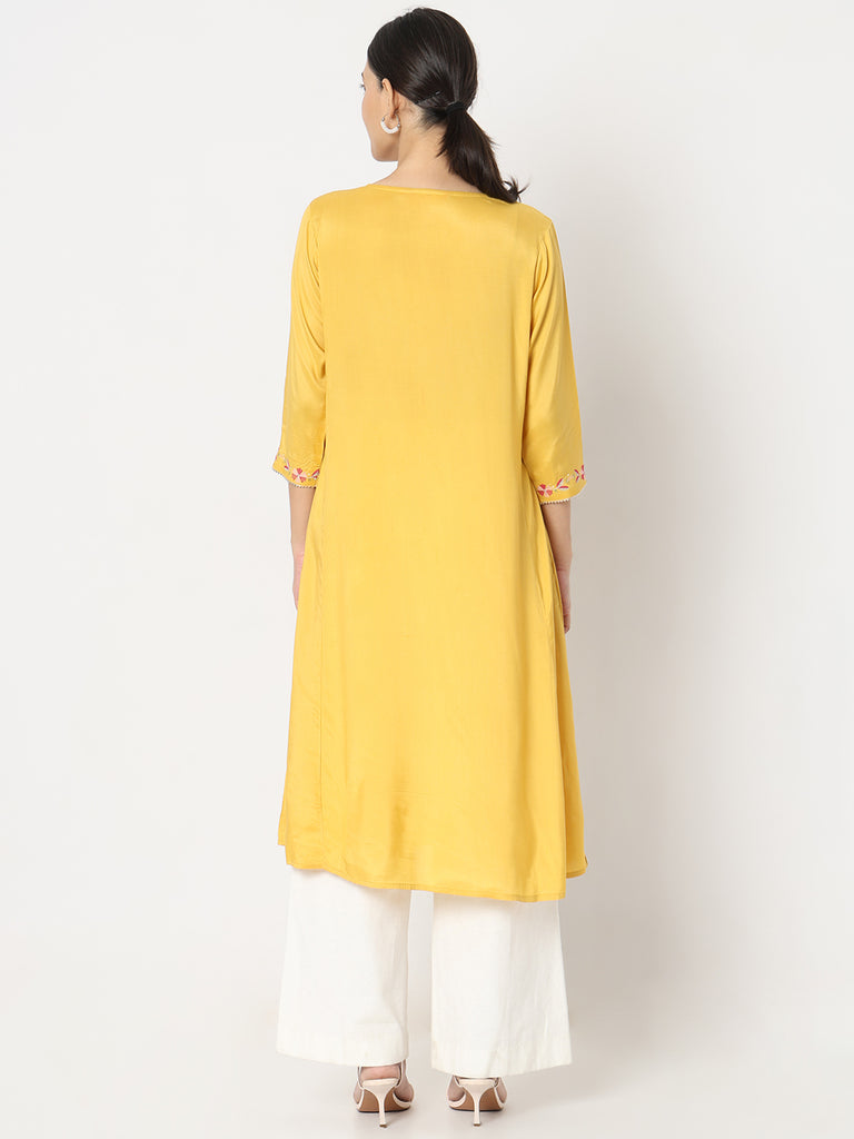 Regular Fit Embroidered Kurta