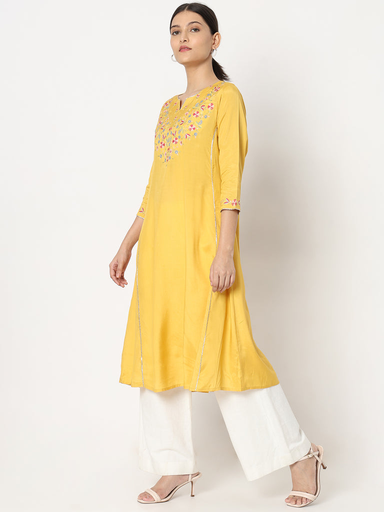 Regular Fit Embroidered Kurta