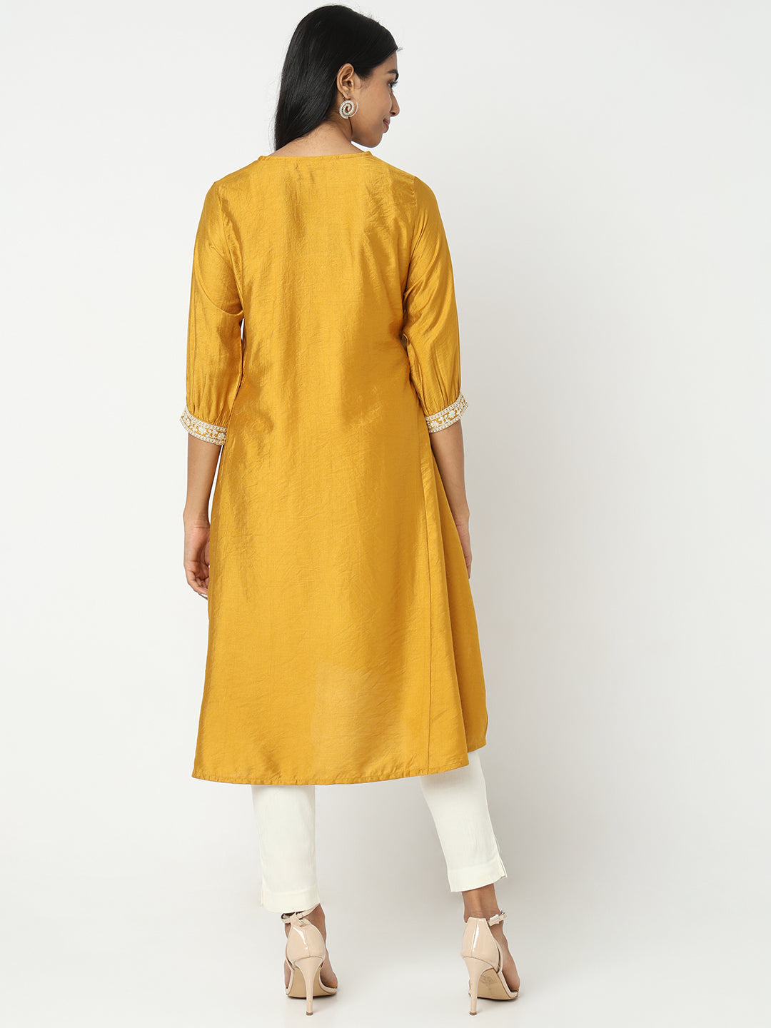 Regular Fit Embroidered Kurta
