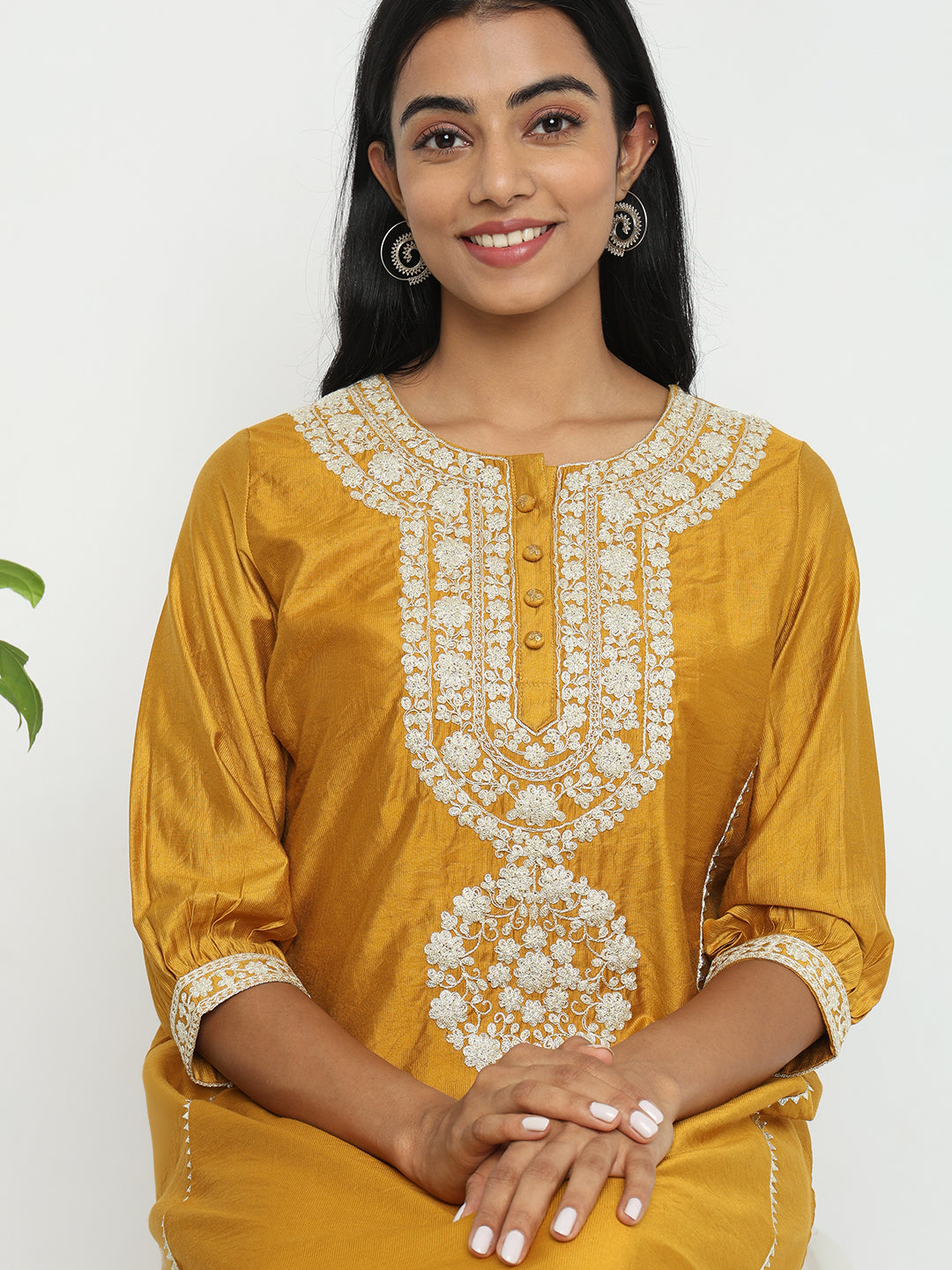 Regular Fit Embroidered Kurta