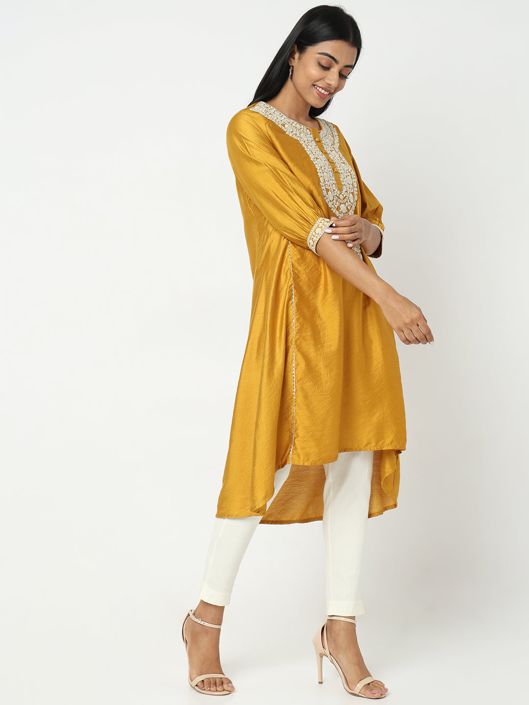 Regular Fit Embroidered Kurta