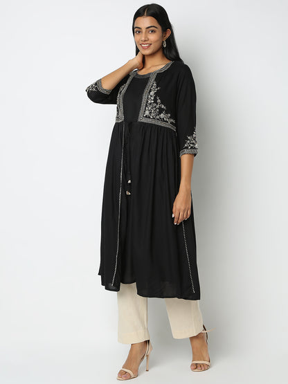 Straight Fit Embroidered Kurta