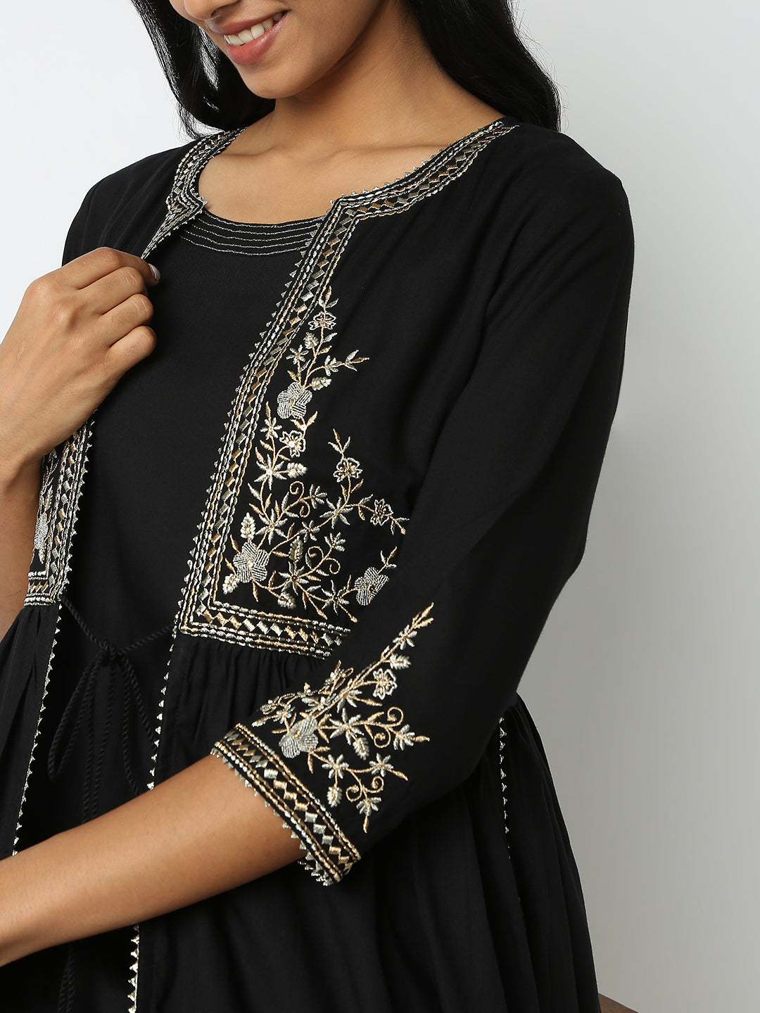 Straight Fit Embroidered Kurta