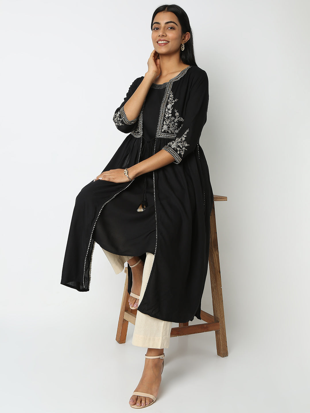 Straight Fit Embroidered Kurta