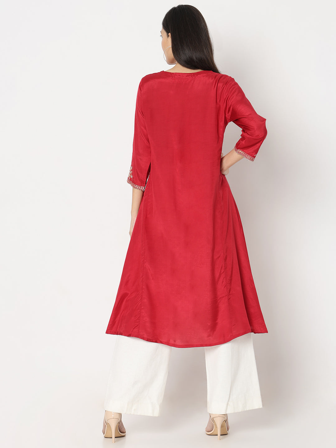 Straight Fit Embroidered Kurta