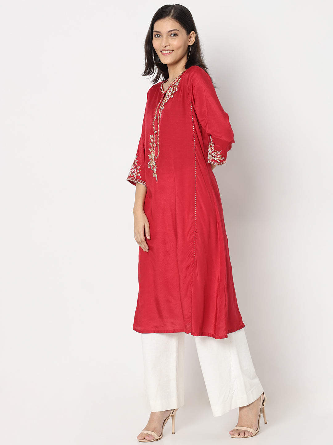 Straight Fit Embroidered Kurta